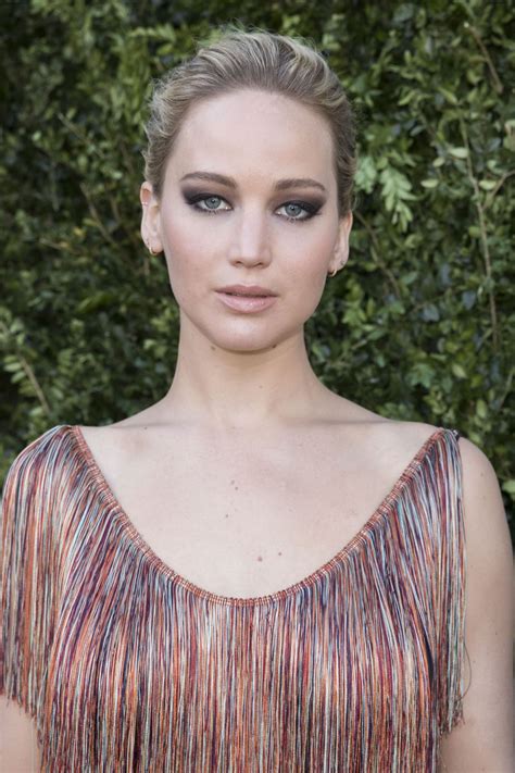 jennifer lawrence fashion photos.